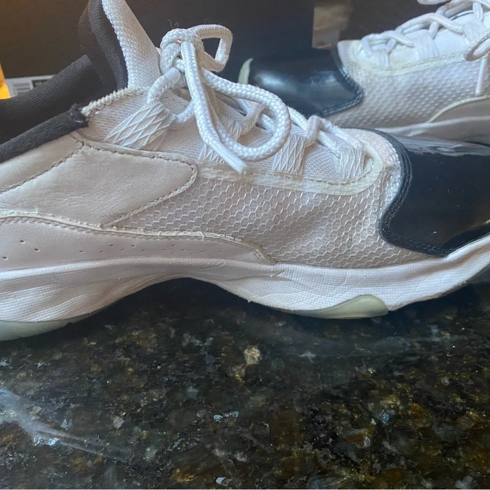 Air Jordan 11 CMFT Low V2 - Picture 6 of 12